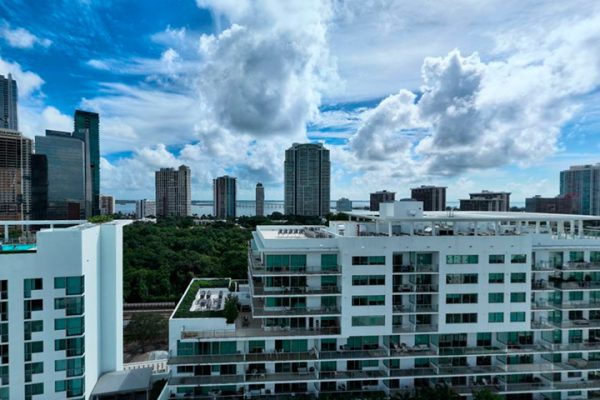 04-Domus-Brickell-East-View.jpg
